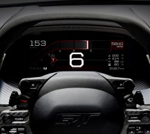 لوحة قيادة المستقبل مع شاشة العدادات الرقمية للسيارة الفائقة فوردGT الجديدة كلياً