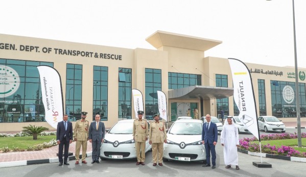 شرطة دبي تتبنى رؤية خضراء بإضافة 13 سيارة “رينو زوي” …من “العربية للسيارات” إلى أسطول سيارات دورياتها